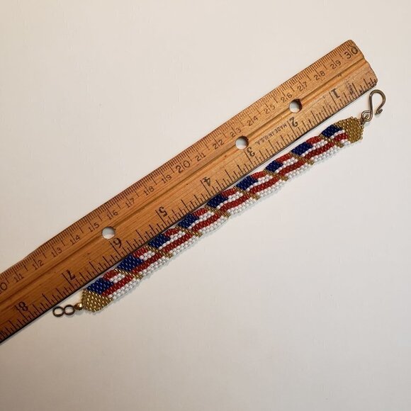 Handcrafted Beaded American Flag Patriotic Bracelet 7.5 inches - Picture 6 of 8